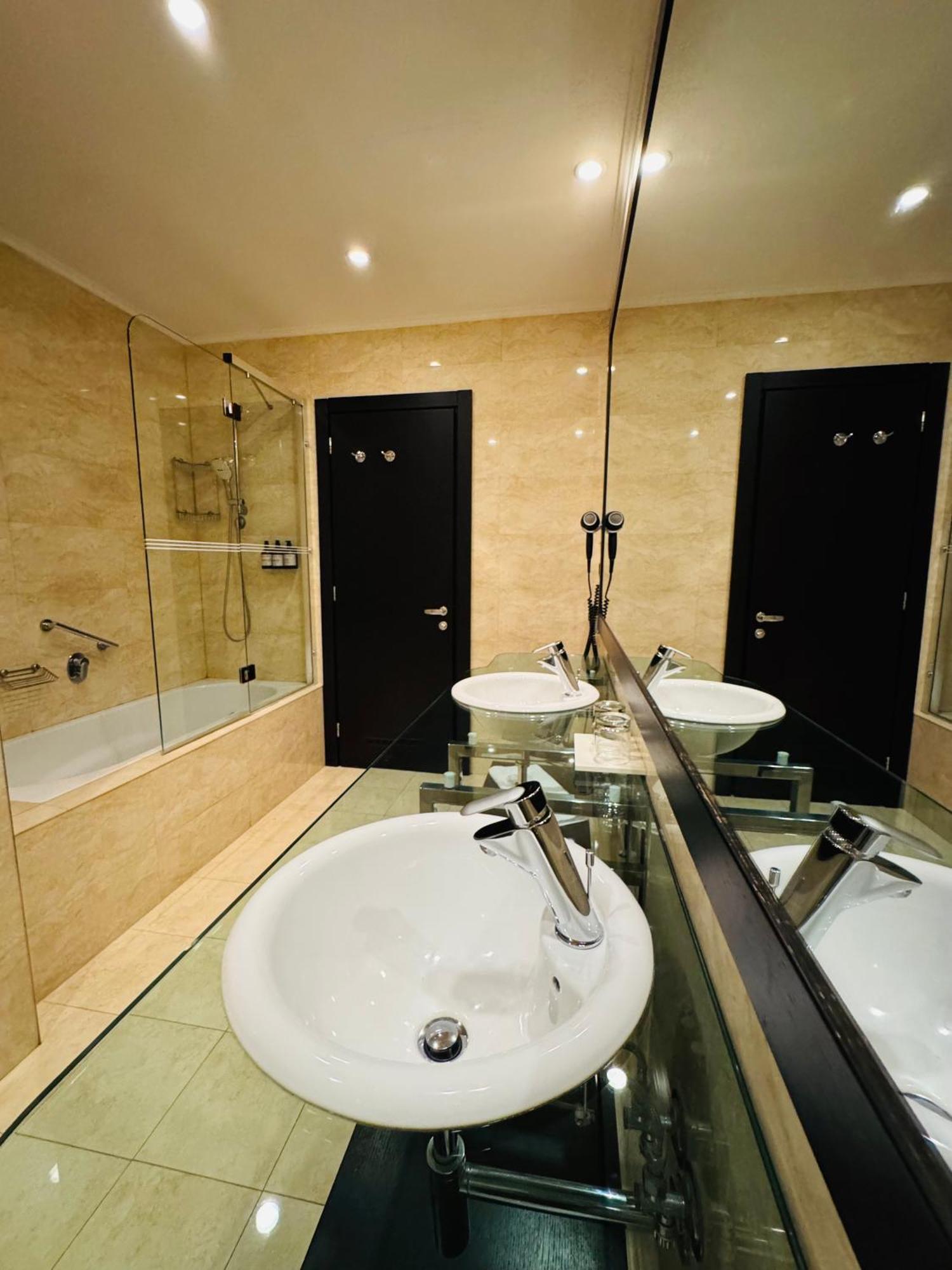 Hotel Rivo Timișoara Zewnętrze zdjęcie